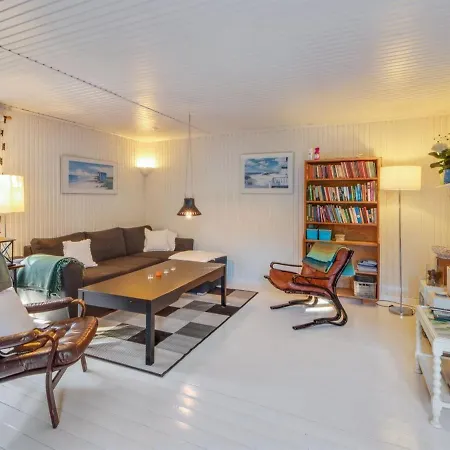 Eimi - 1-5km From The Sea In Nw Jutland By Interhome