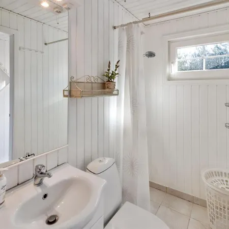 Holiday home Eimi - 1-5km From The Sea In Nw Jutland By Interhome